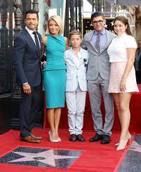 Though the hollywood couple agrees they don't have a. Kelly Ripa And Mark Consuelos Kids Look Just Like Them Photos