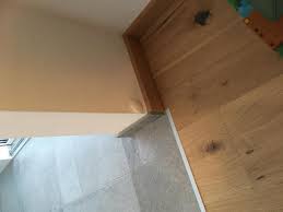 Universal sockelleiste nt11 parkett laminat fliesen weiß 2600x25x60mm www holz direkt24 com. Sockelleisten Bei Fliesen Bzw Holzboden Innenausbauforum Auf Energiesparhaus At