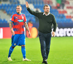 Vrba is currently coaching the czech national team. Kvalita Realu Je Jinde Uznal Pavel Vrba Bily Balet Predcil Plzen Hlavne V Zakonceni Plzen