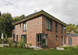 Dunkles Dach Dunkelrot Klinker Steinfassade Hauser Baustil Hauswand