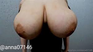 anna07146 on all fours with her big tits