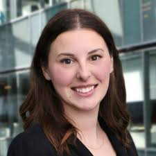 Julia Dodge's Instagram, Twitter & Facebook