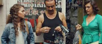 29 mart 1983, i̇stanbul doğumludur. Ezgi Mola Kino Zeit