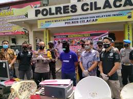 Indihome adalah salah satu penyedia internet rumahan yang terbaik saat ini. Nekat Jual Bandwith Ilegal Dari Indihome Kepada Kolega Pria Asal Malang Ini Dibekuk Polisi 104 2 Fm Yes Radio