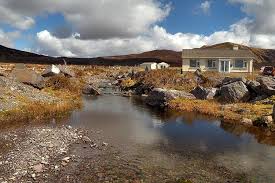 Genießen sie ruhe, entspannung und erholung und lernen sie die gastfreundlichen menschen irlands mit ihrer besonderen liebe zur traditionellen musik kennen. Ferienhaus Coomavohir Waterville Co Kerry Riverside Cottage Ferienhauser In Irland