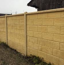 Cloture En Beton Imitation Bois Ou Pierre De Taille Avec Poteau Differe A Finition Lisse Gamme Paysage Cloture En Beton Cloture Beton