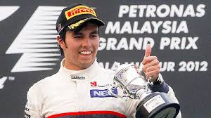 Tras la bandera roja que provocó el accidente de verstappen la carrera se relanzó con una salida de parado a solo dos vueltas en la que pérez partía primero y hamilton segundo. 10 Datos Curiosos De Checo Perez