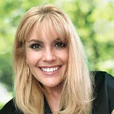 Amanda Stark's Instagram, Twitter & Facebook