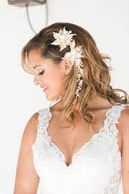 Wedding Hairstyle For Medium Length Hair Loose Curls With Pearl Hair Comb For Wedding Best Wedding Hairstyles Elegant Wedding Hair Unique Wedding Hairstyles