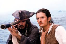 Dans la mer des caraïbes, au xviie siècle, jack sparrow, flibustier gentleman, voit sa vie idylle basculer le jour où son ennemi, le perfide capitaine barbossa, lui vole son bateau, le black pearl, puis attaque la ville de port royal, enlevant au passage la très belle fille du gouverneur, elizabeth swann. Photo De Orlando Bloom Pirates Des Caraibes La Malediction Du Black Pearl Photo Johnny Depp Orlando Bloom Allocine