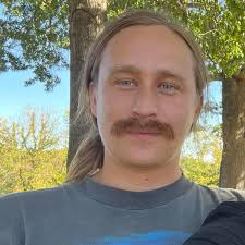 Can skaters use the ice arena bathrooms at the Jefferson City skate park?