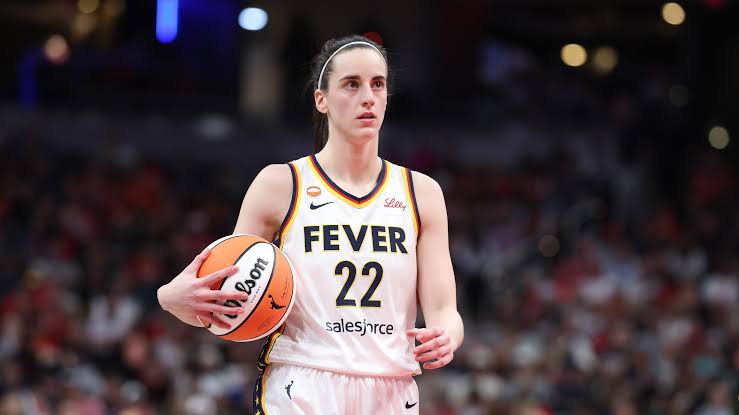 WNBA star Caitlin Clark goes off injured in third quarter as Indiana Fever  fall to Phoenix Mercury