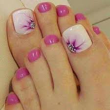 Diseño de uñas para pies flor en principiantes muy fácil flowers nail art 12 Disenos De Pedicure Para Novias Elige Uno 8 Toe Nail Color Toe Nail Flower Designs Toe Nail Designs
