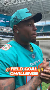 Willy Metz's Instagram, Twitter & Facebook