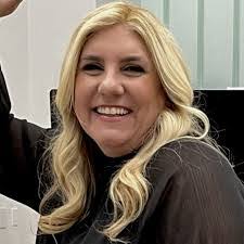 Elizabeth Wasson's Instagram, Twitter & Facebook