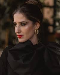 Hay diseños especiales y luego están los de @sblnofficial que me traen  loca! Sé que igual estoy sola con este look de invitada porque se sale de  la norma, pero es que