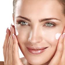 Pai de Fernanda Serrano emociona-se ao recordar passado da filha