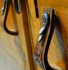 Decorating A Home With Unique And Personal Pieces Is How You Make A House A Home It S Fun To Repurpose Horse Diy Rustic Decor Western Home Decor Western Decor