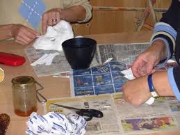 Die abformtechnik mit gipsbinden hat den vorteil, gegenüber der technik ohne gipsbinden, dass das modell auch im stehen oder sitzen abgeformt werden kann. Technik Gipsmaskenherstellung Kt Tirol