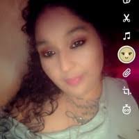 Tess Love's Instagram, Twitter & Facebook