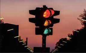 Lampu lalu lintas memiliki banyak variasi, tergantung dari budaya negara yang menggunakannya dan penemu lampu lalu lintas adalah garrett augustus morgan. Lampu Lalu Lintas Adaptasi Dari Persinyalan Kereta Api Saya Ajarkan