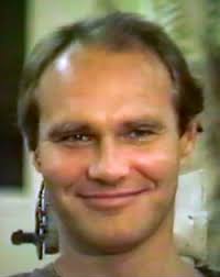 To this day, I still can't see what Elaine saw in this guy. : r/seinfeld