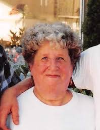 Joanne Hofer's Instagram, Twitter & Facebook