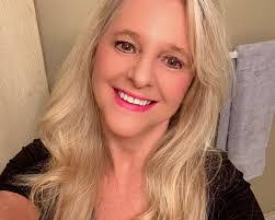 Chelsea Chauvin's Instagram, Twitter & Facebook