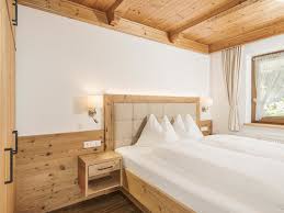 Alle ferienwohnungen im haus sonnenschein sind geprägt vom tiroler landhausstil und vermitteln dadurch ein ganz besonderes. Appartementhaus Sonnenschein Mayrhofen 58 Empfehlungen