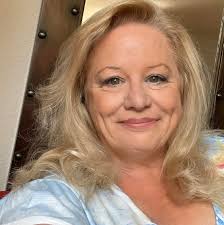 What are the good or bad experiences with Brookstone management?