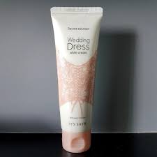 More than 1500 ivory lace wedding veils at pleasant prices up to 22 usd fast and free worldwide shipping! It S Skin Wedding Dress White Cream Moisturizing Whitening Body Lotion Health Beauty Bath Body On Carousell