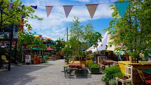 Restaurants, bars, designer stores and urban gardening favorite. Urban Gardening Frau Gerolds Garten