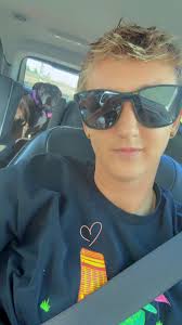 Hi all! I'm karen and I'm a Libra . We Rock ✌️