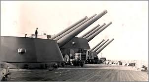 Nelson class battleships had an effective range of 32km and her blind spot was about 50 degrees either side of her stern. The 16 Guns Of Nelson Class Battleship Hms Rodney The Heaviest Broadside Mounted By Any British Battleship And The Only British Battleship Guns To See Service In Triple Turrets 1450 X 800 Warshipporn