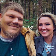 Who's hiring day shift around $18 an hour or more in Scott County Indiana?