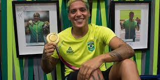 Quinta colocada nos 10 km no mundial de 2019, ela tem plenas condições de finalmente conseguir o pódio nos jogos. J1bsqduvvzfcfm