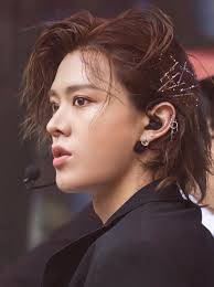 Discover more posts about nakamoto yuta. ç«œryu On Twitter Lord Nakamoto Yuta Just Comes Back Every Time And Takes Over Kpop Twitter With Another Hairstyle