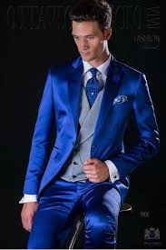 Ce costume pour homme deux pièces couleur bleu royal est à la fois chic et original. Costume De Mariage Bleu Royal De Satin Blue Suit Men Blue Suit Wedding Prom Suits