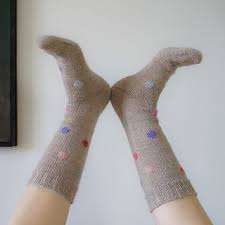 These are worked from the toe up and feature a waving lace design on the top of the foot and around the leg. Sokkies Sock Knitting Patterns Polka Dot Socks Knitting