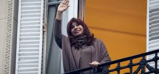 A un a�o de la detenci�n de Cristina Kirchner: el PJ en shock, las vigilias militantes y la pol�mica del balc�n � FM SOL 88.7 PEYRANO