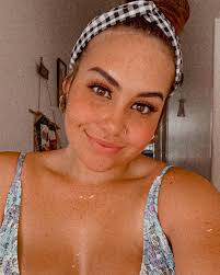 Mona Gates's Instagram, Twitter & Facebook