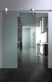 La Porte Coulissante En Verre Gain D Espace Et Esthetique Moderne Archzine Fr Porte Coulissante Verre Porte Coulissante Portes Coulissantes Modernes