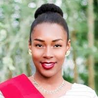 Estefania Espinoza's Instagram, Twitter & Facebook