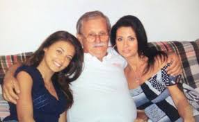 Dacă mai era nevoie de vreo dovadă că antonia de la ea a moștenit frumusețea, mama artistei a postat recent pe instagram o fotografie din tinerețe. Clipe Grele Pentru Antonia Bunicul SÄu Operat Pe Cord Deschis