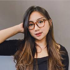 Discover this square Leopard Frame Jane Frame 🐆 Available in many colors!  ✨ Drop your order: +62 858-9364-6740 (Whatsapp) 📍 Lapangan Tenis No. 15B  Srengseng, Kembangan, Jakarta Barat #flaviaforeverybody #patternedglasses  #eyewearstylist #glasses