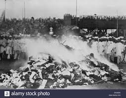 Indians are burning cotton, 1930 Stock Photo - Alamy