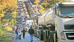 Manifestação dos caminhoneiros 2019 caminhoneiros não conseguiram chegar a tempo para manifestação dos caminhoneiros em greve dos caminhoneiros 2019 hoje caminhoneiros: Caminhoneiros Continuam Com Manifestacoes Em Diversas Rodovias Primeiro Plano Home