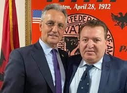 Mirënjohje për drejtuesit e federatës Vatra, dr. Elmi Berisha dhe dr.  Pashko Camaj