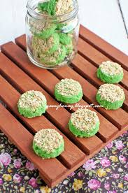 0199853536 (rise cakes) #uia gombak : Biskut Pandan Nestum Qasey Honey