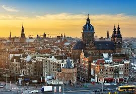 Holland is a region and former province on the western coast of the netherlands. Por Que Metade Dos Funcionarios Da Holanda Trabalha Apenas Meio Periodo Epoca Negocios Economia